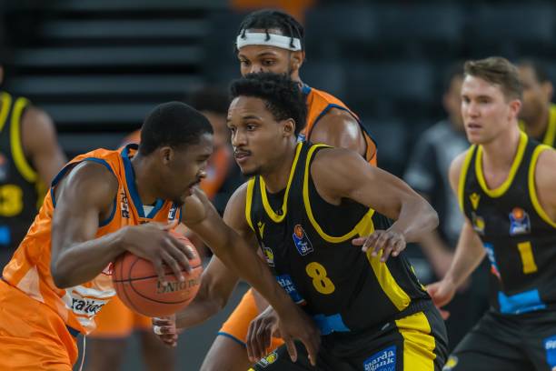 因疫情推迟 因疫情推迟